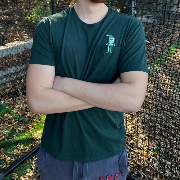 THE ELF BUDDY OMG SANTA MEN T SHIRT OLD NAVY POCKET MONSTER GREEN CHRISTMAS TREE - Picture 2 of 16